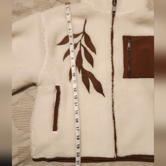 Taylor Swift Life is a Willow Zip up Fleece Sherpa Jacket - Picture 5 of 12